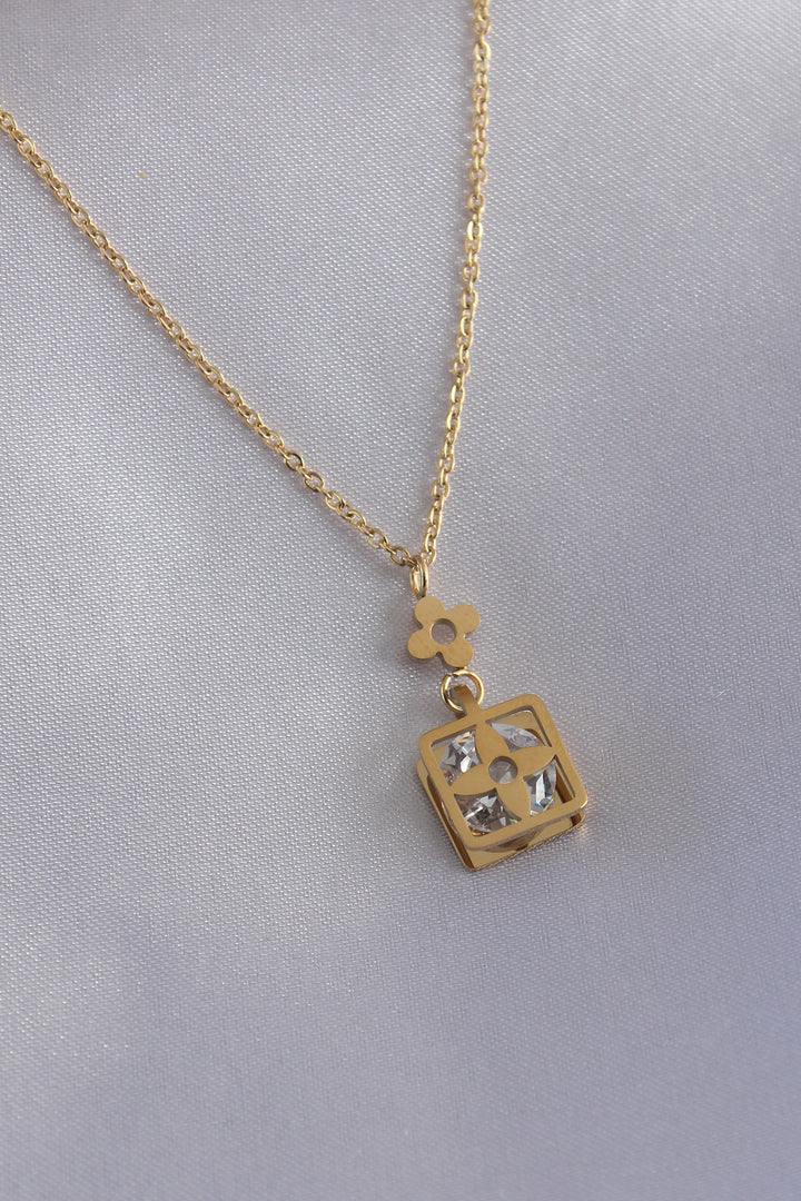 EBJ 316L Steel Gold Color Flower Figure Zircon Stone Detail Women's Necklace - Voznesensk