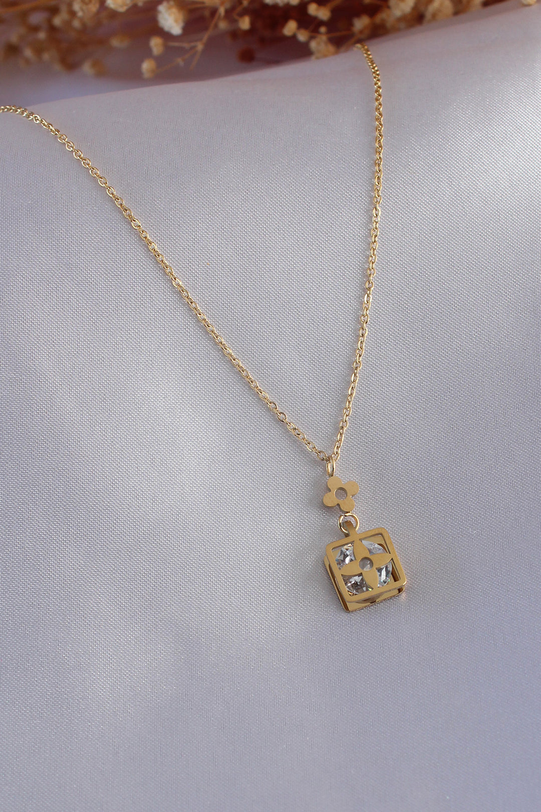 EBJ 316L Steel Gold Color Flower Figure Zircon Stone Detail Women's Necklace - Voznesensk