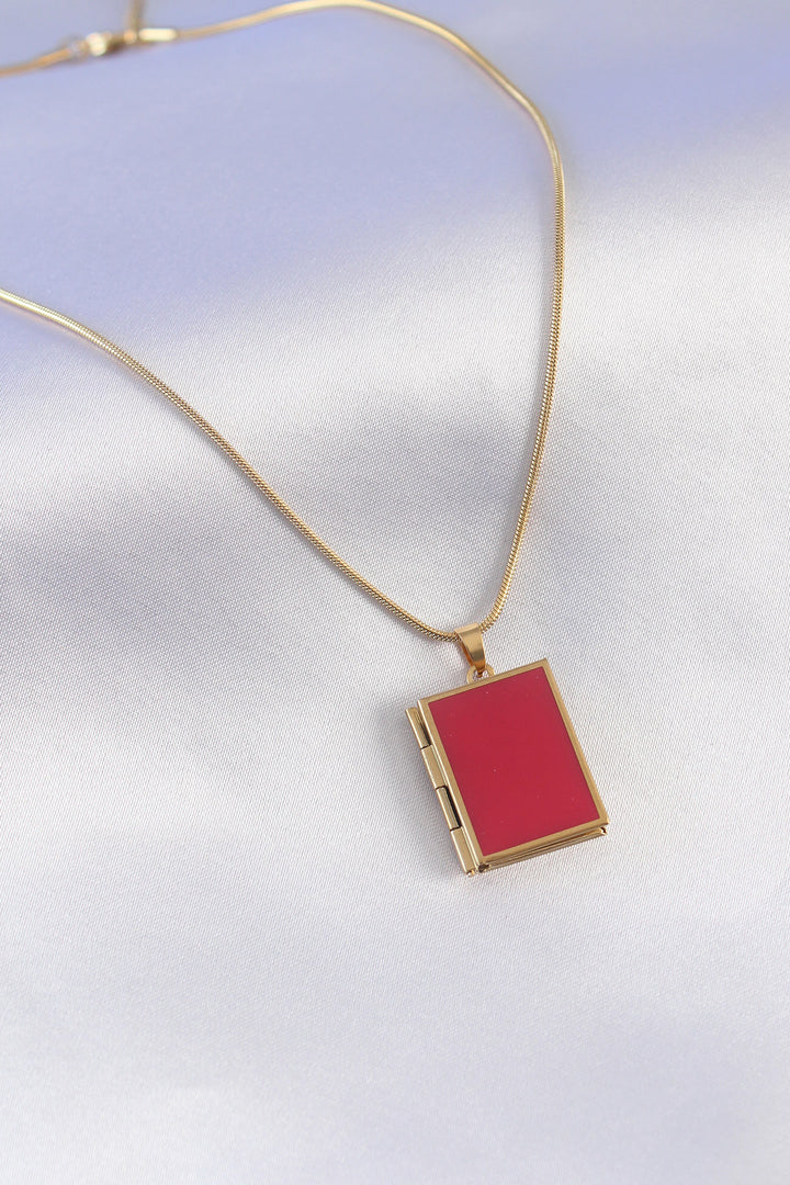 EBJ 316L Stainless Steel Gold Color Chain Necklace with Pink Locket for Women with Space for Photo Insertion - Elche