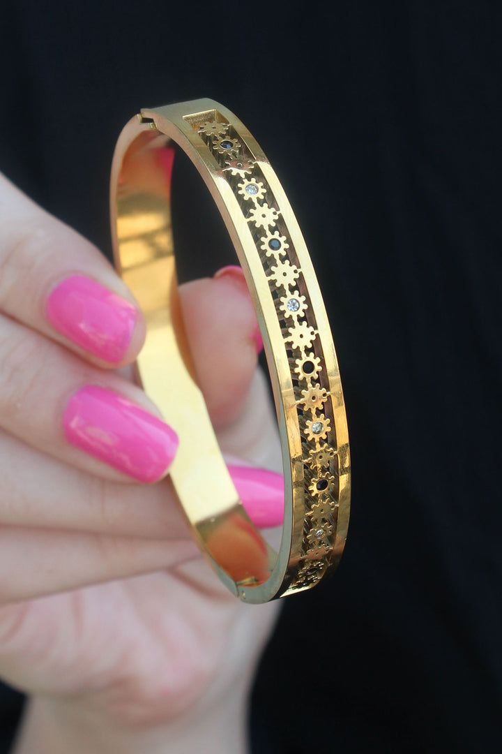 EBJ 316L Steel Gold Color Flower Pattern Zircon Stone Women's Cuff - La Habra