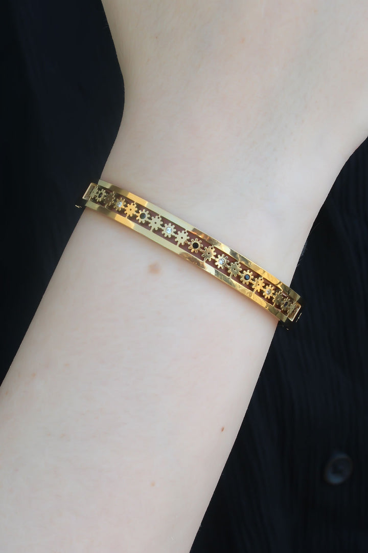 EBJ 316L Steel Gold Color Flower Pattern Zircon Stone Women's Cuff - La Habra