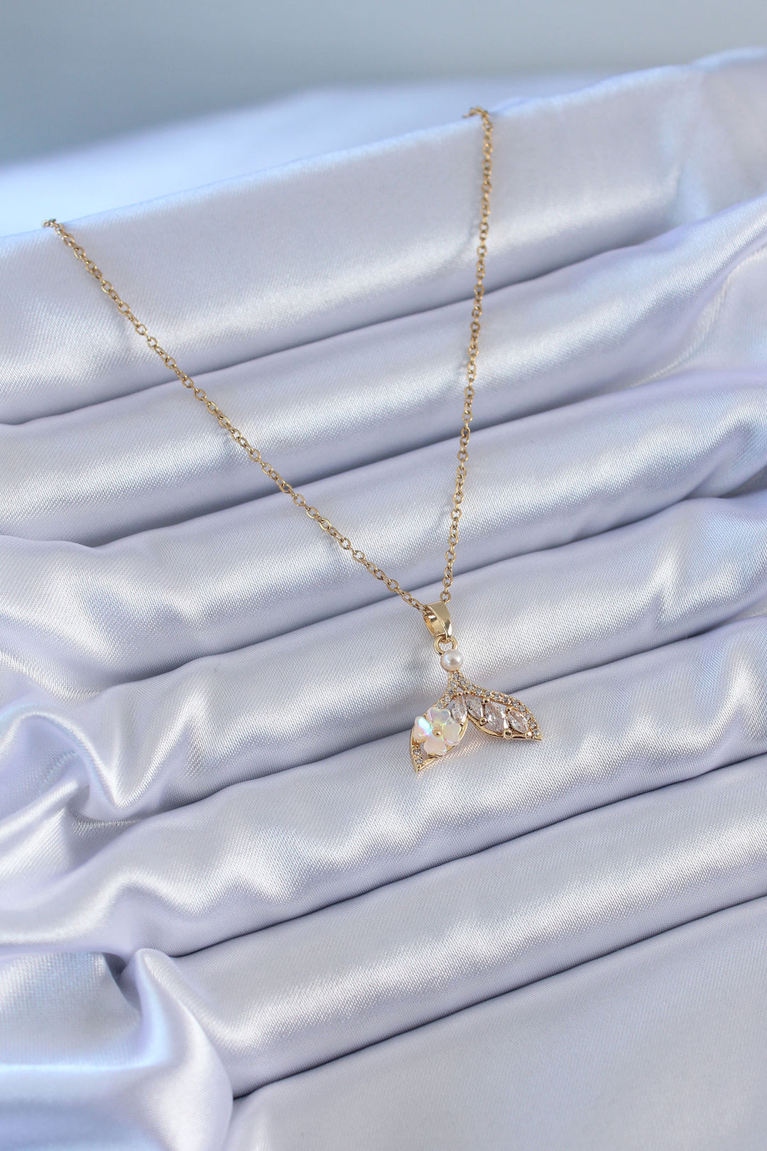 EBJ 316L Steel Gold Color Zircon Stone Seagull Model Flower Detail Women's Necklace - Alexandria