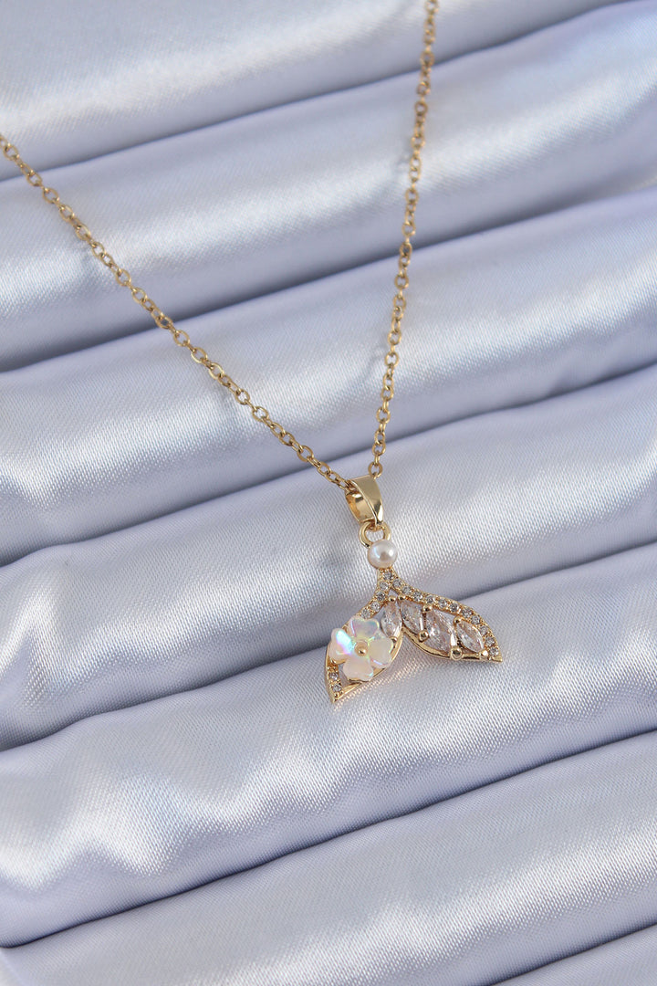 EBJ 316L Steel Gold Color Zircon Stone Seagull Model Flower Detail Women's Necklace - Alexandria