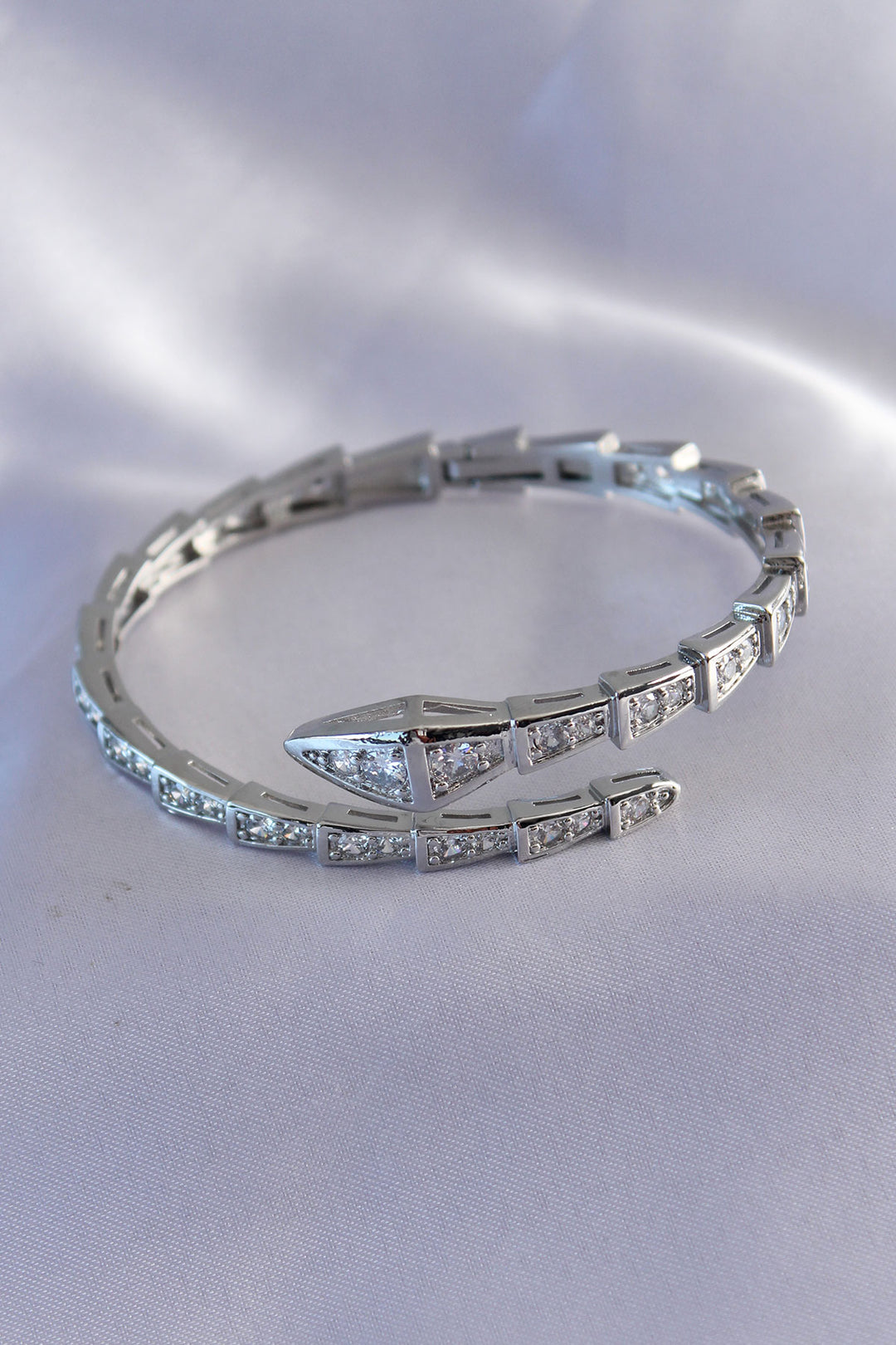 EBJ VIP Snake Design Silver Color Women's Cuff Bracelet - Águeda