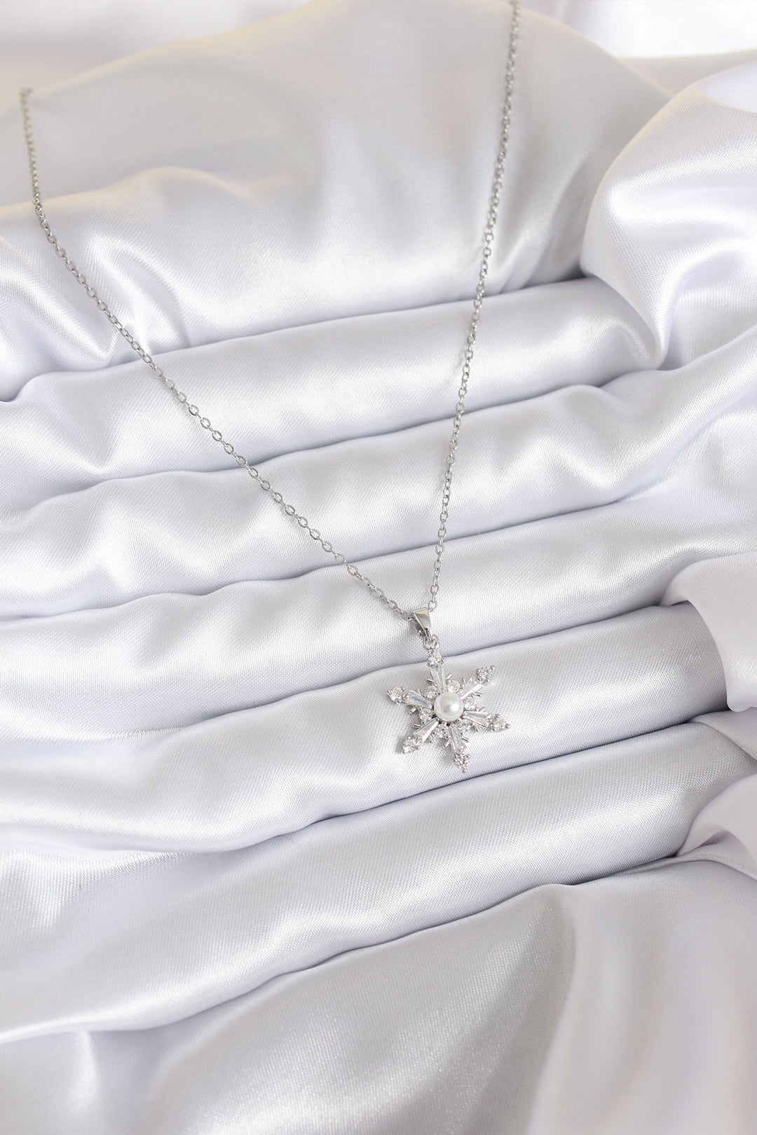 EBJ 316L Stainless Steel Chain Silver Color Zircon Stone Pole Star Model Pearl Detail Women's Necklace - Matehuala