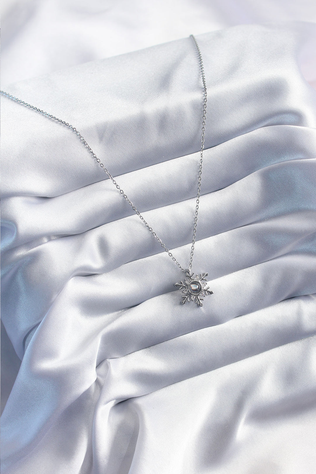 EBJ 316L Steel Gold Color Zircon Stone Snowflake Projection Model Women's Necklace - Beveren