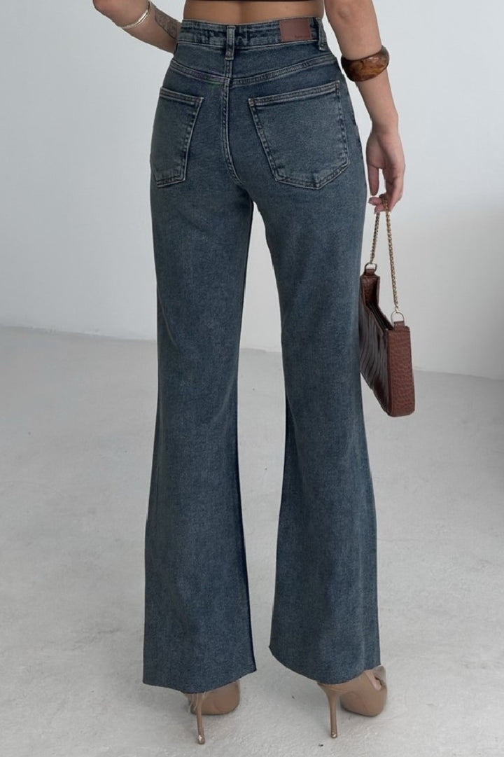 XLJ High Waist Mom Fit Jean with Flared Leg and Fringe Ending Mixed - Winnipeg