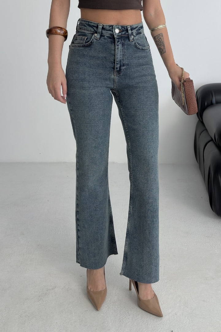 XLJ High Waist Mom Fit Jean with Flared Leg and Fringe Ending Mixed - Winnipeg