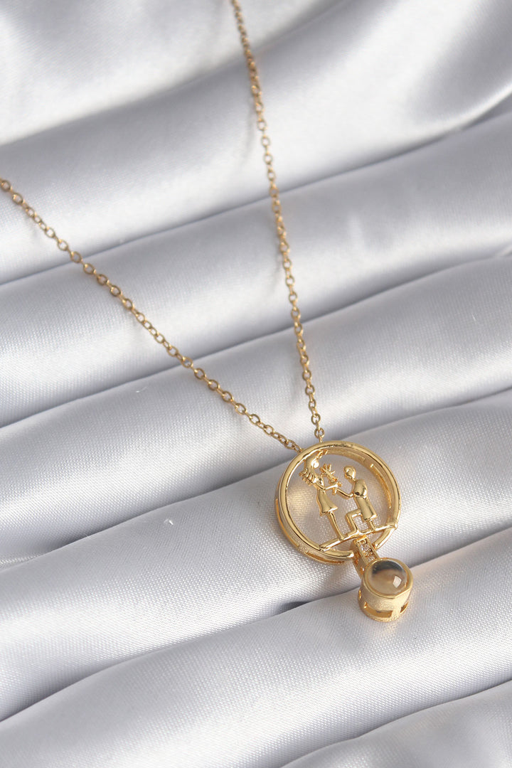 EBJ 316L Steel Gold Color Human Figure Model 'I Love You in 100 Languages' Projection Accessory Women's Necklace - Paterna