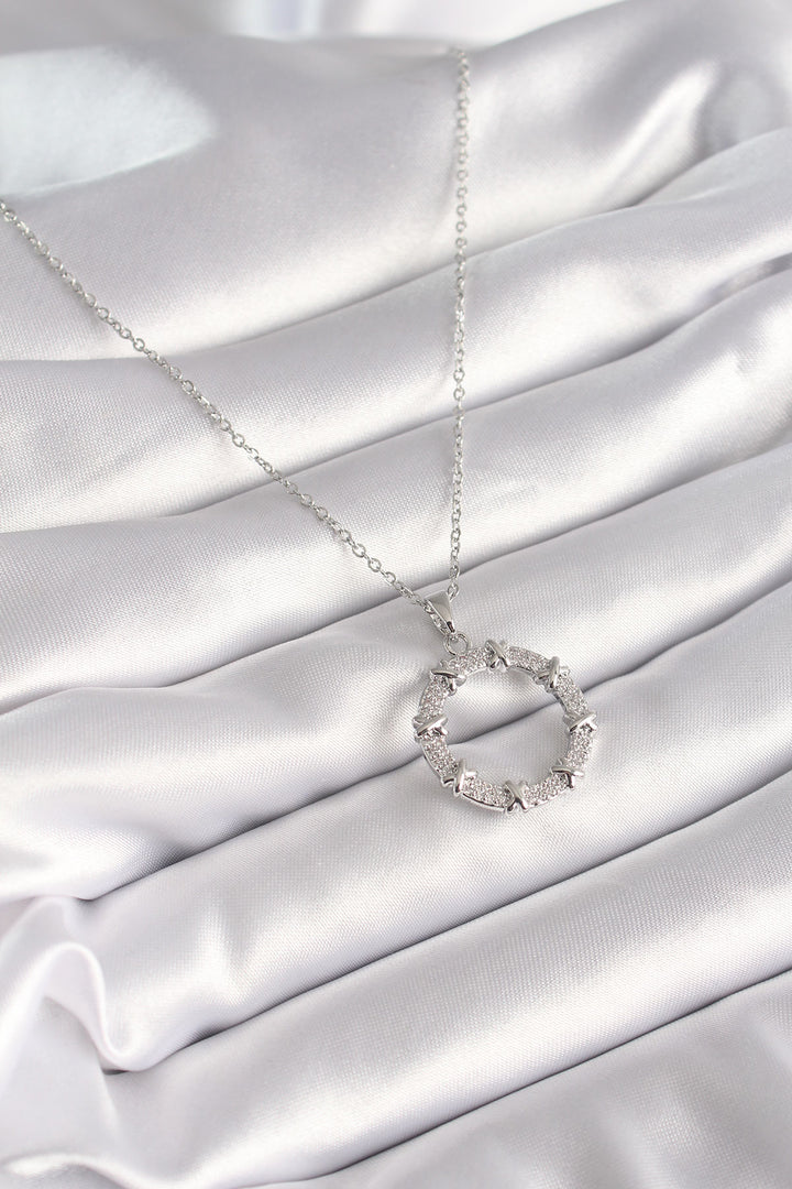 EBJ 316L Stainless Steel Silver Color Chain Zircon Stone XoXo Model Women's Necklace - Surrey