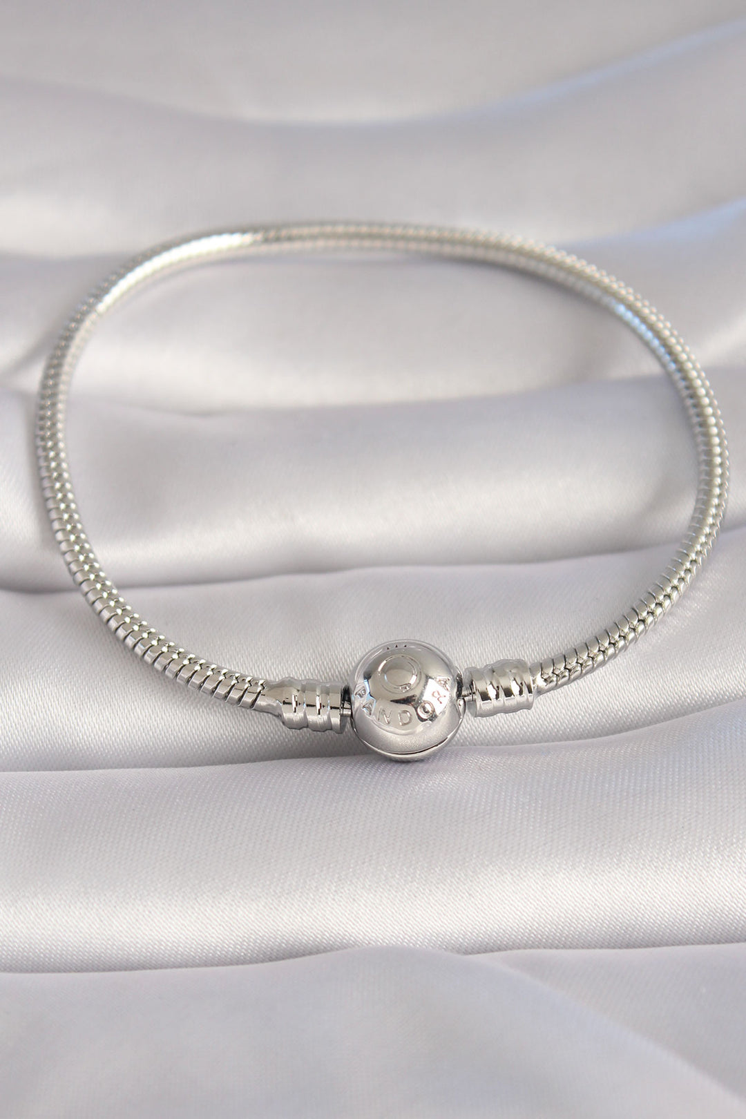 EBJ Rice Silver Color Processing Detail Charm Model Women's Bracelet - Bender