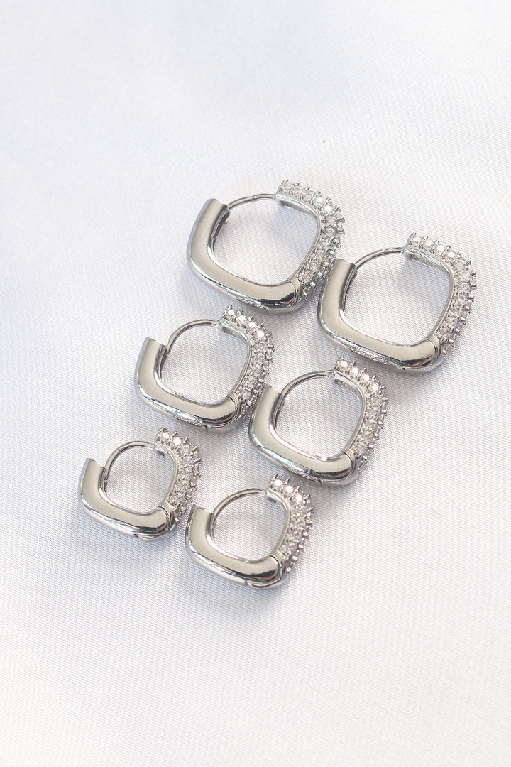 EBJ Silver Color Earrings with Rice Stone - Rowlett