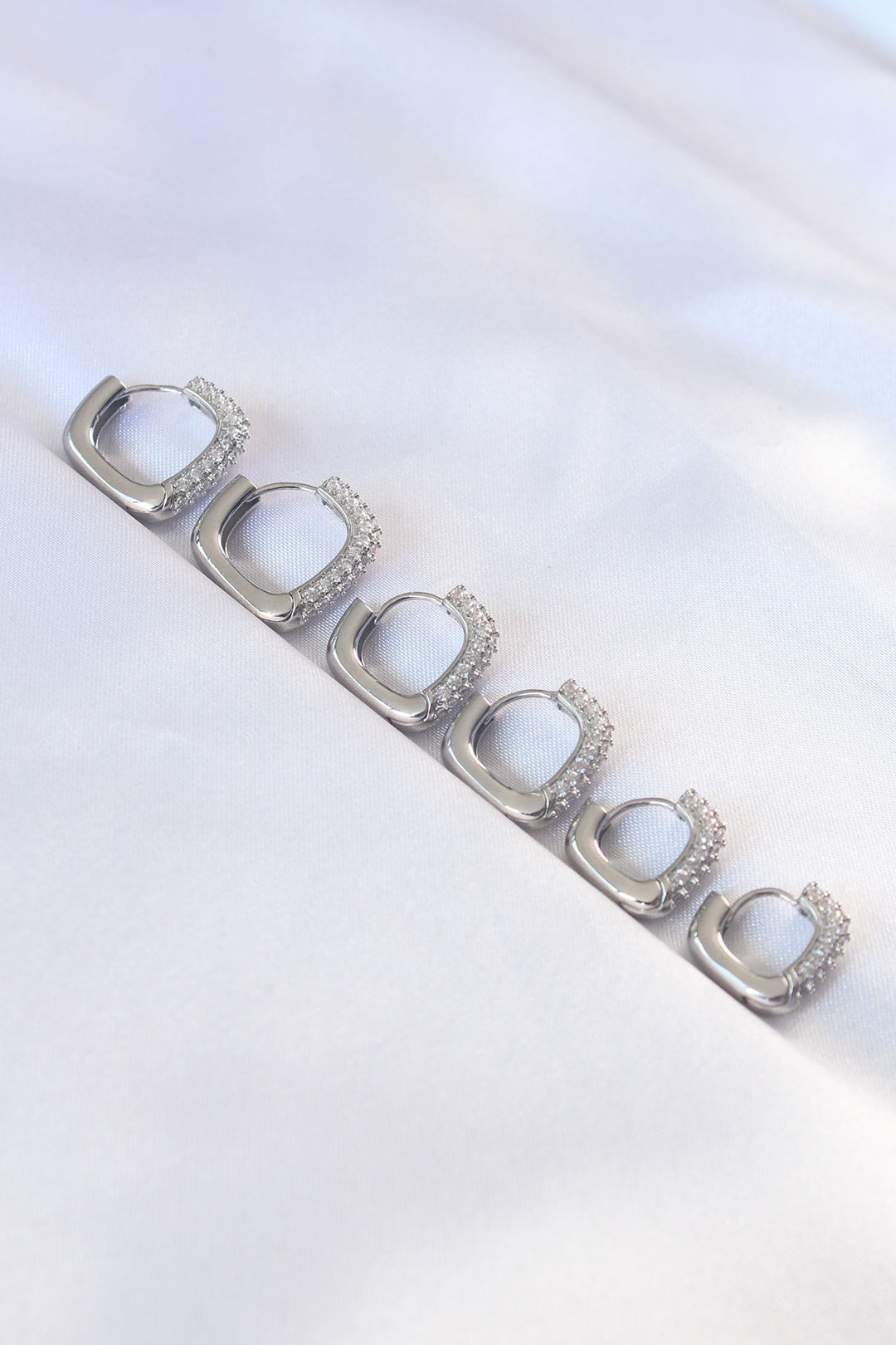 EBJ Silver Color Earrings with Rice Stone - Rowlett