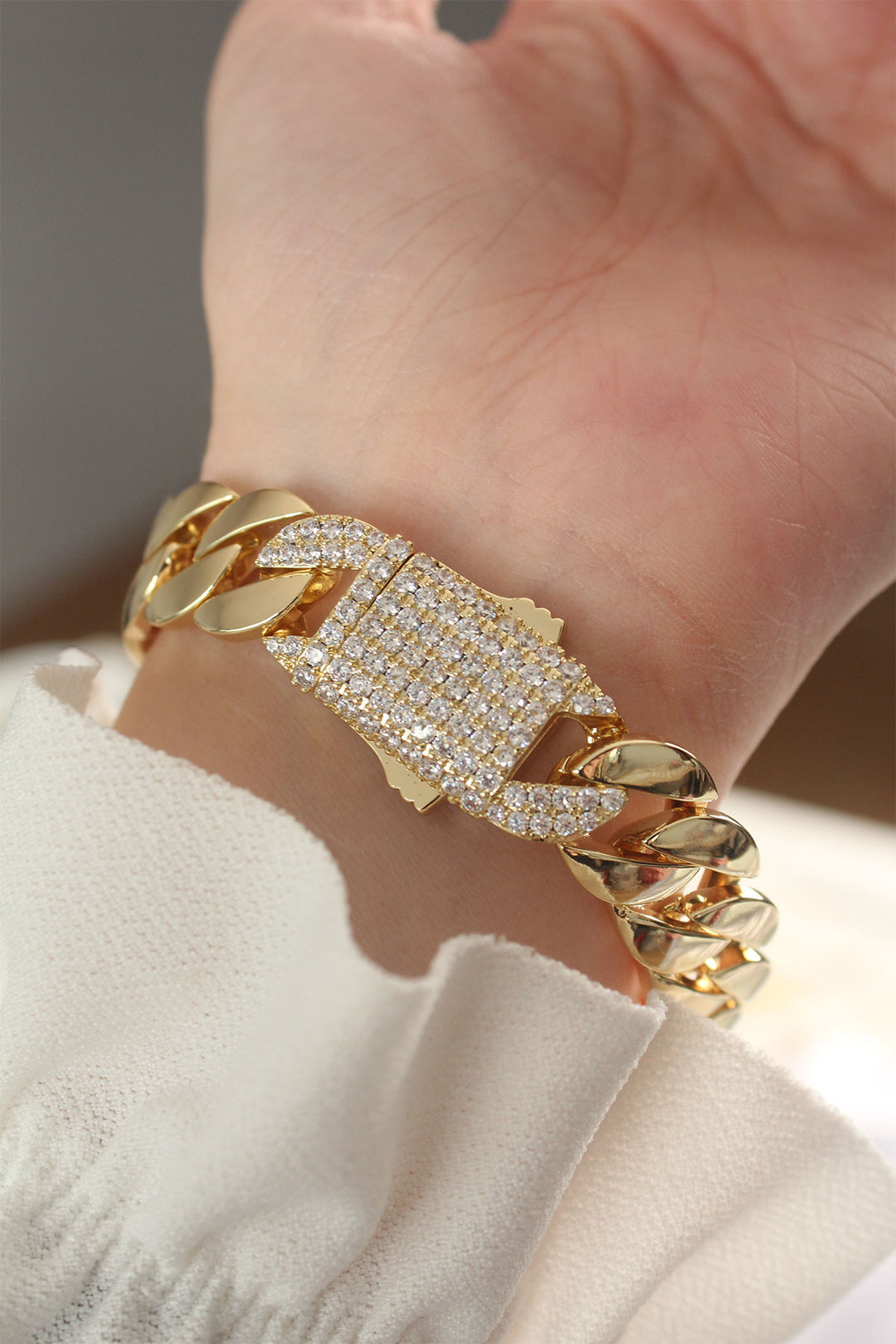 EBJ Vip Series Rice Middle Zircon Stone Gold Color Gourmet Bracelet - Mountain View