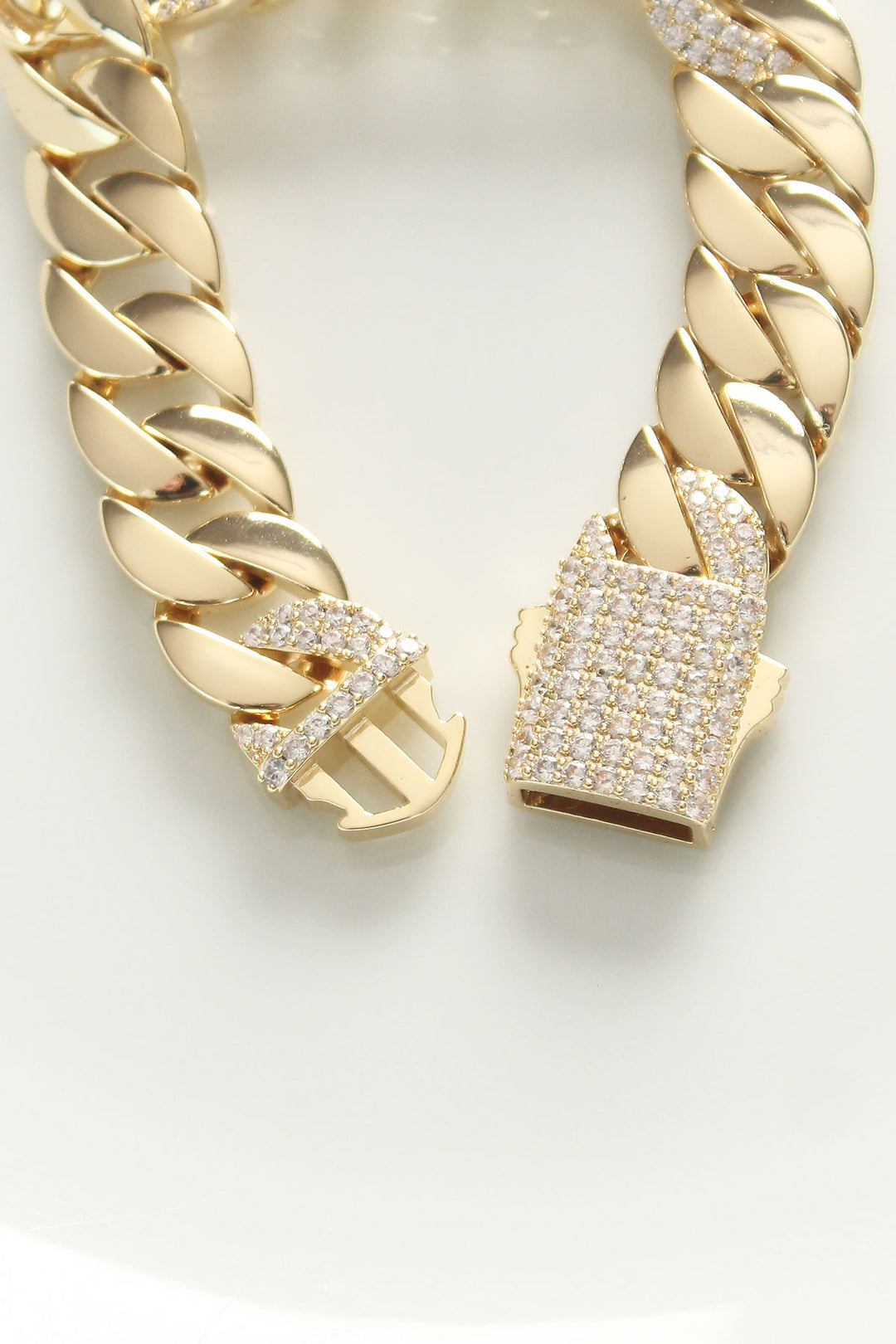 EBJ Vip Series Rice Middle Zircon Stone Gold Color Gourmet Bracelet - Mountain View