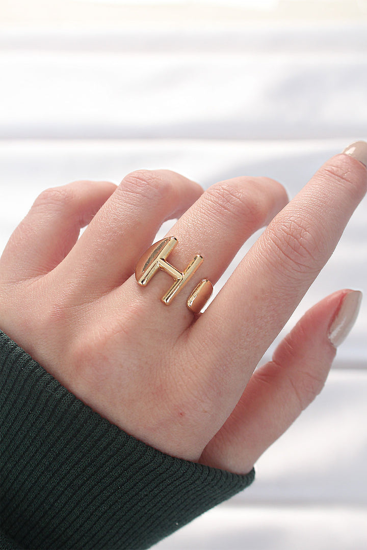 EBJ H Letter Gold Color Adjustable Ring - Sanlúcar de Barrameda