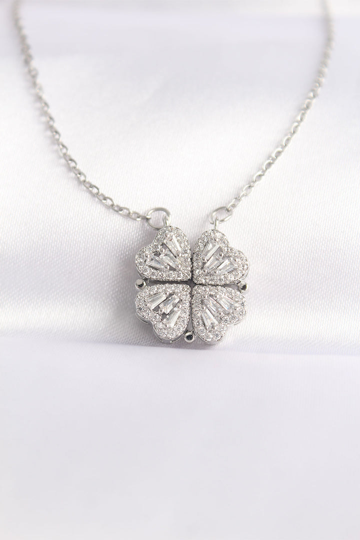 EBJ 316L Stainless Steel Chain Silver Color Zircon Stone Heart Detail Clover Necklace - Castelo Branco