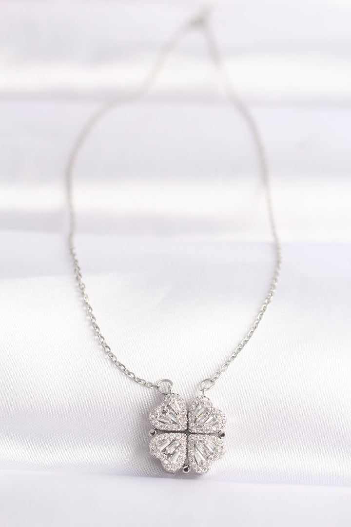 EBJ 316L Stainless Steel Chain Silver Color Zircon Stone Heart Detail Clover Necklace - Castelo Branco