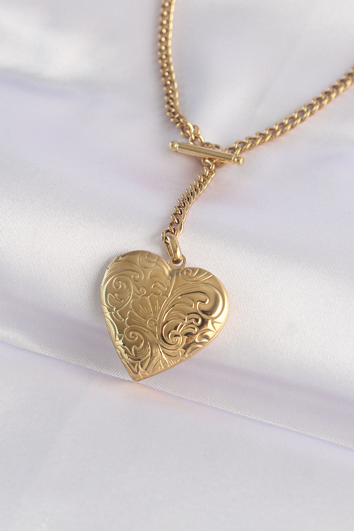EBJ 316L Steel Chain Gold Color Heart Necklace with Opened Flower Pattern Inside - Néa Ionía