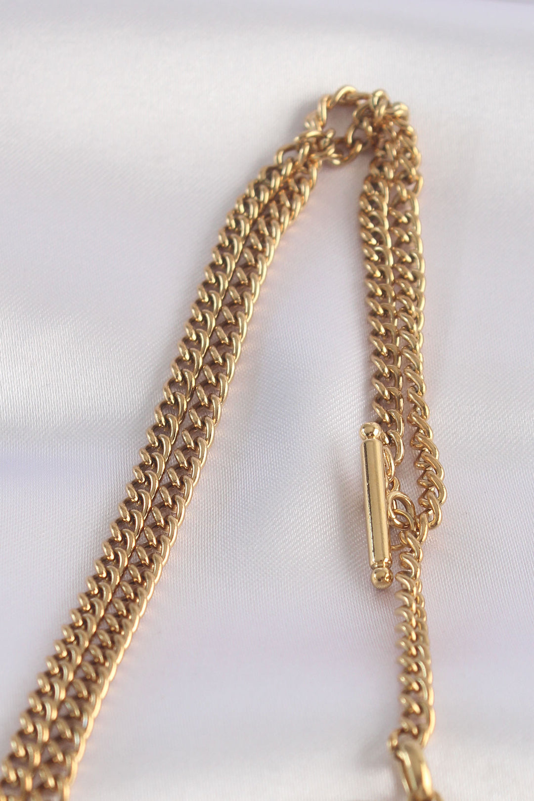 EBJ 316L Steel Chain Gold Color Heart Necklace with Opened Flower Pattern Inside - Néa Ionía