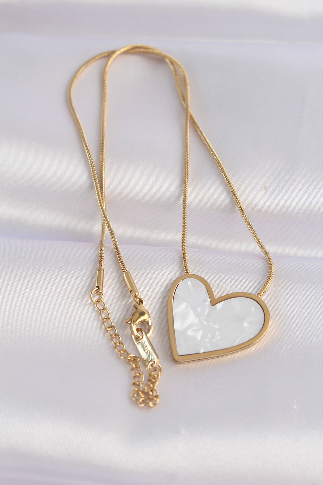 EBJ 316L Steel Chain Gold Color Marble Pattern Heart Necklace - Los Mochis