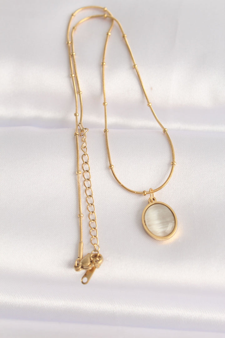 EBJ 316L Stainless Steel Chain Gold Color Gray Mother of Pearl Oval Pendant - Colonia del Sol