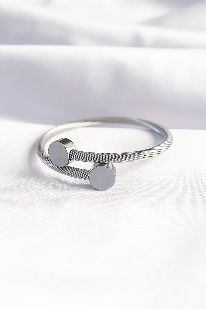 EBJ 316L Stainless Steel Silver Color Oval Accessorized Twisted Model Bracelet and Ring Set - Kempen