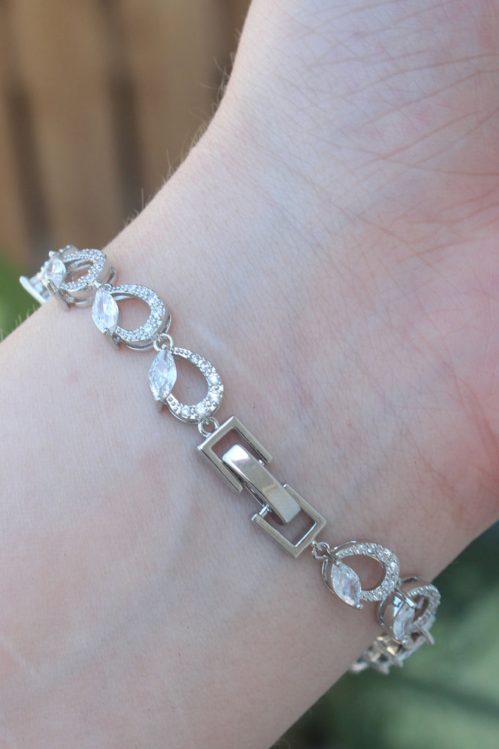 EBJ Vip Series Silver Color Barley Model Bracelet with Rice Zircon Stone - Cuneo
