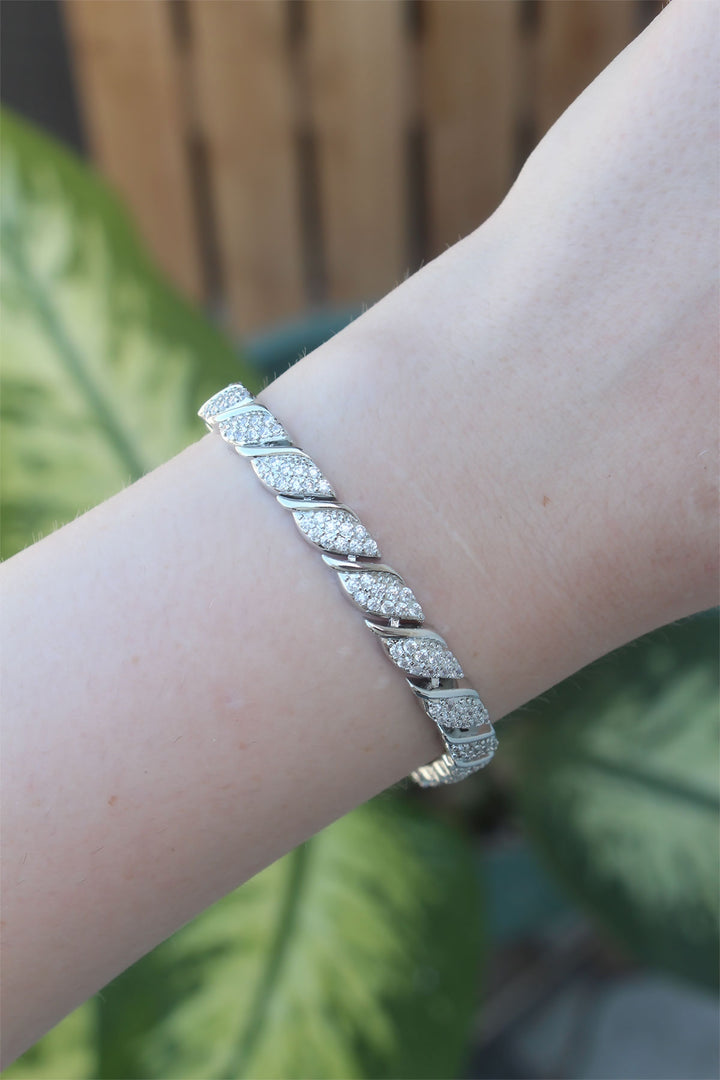 EBJ Vip Series Silver Color Spiral Model Bracelet with Rice Zircon Stone - Peine