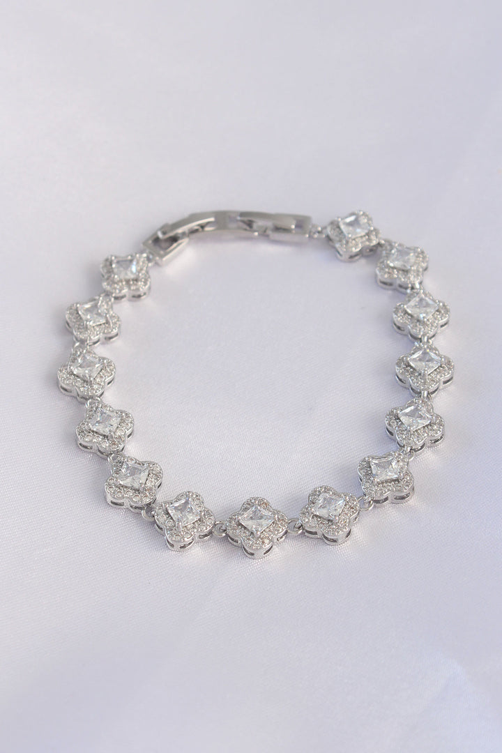 EBJ Vip Series Silver Color Clover Model Bracelet with Rice Zircon Stone - Königs Wusterhausen