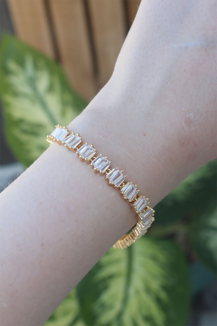 EBJ Vip Series Gold Color Square Waterway Model Bracelet with Rice Zircon Stone - Yajalón