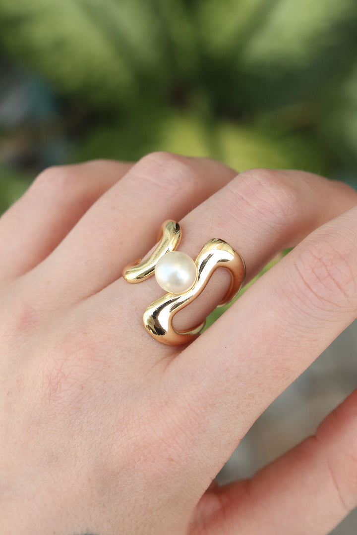 EBJ Adjustable Gold Color Rice Pearl Ring - San Cristóbal