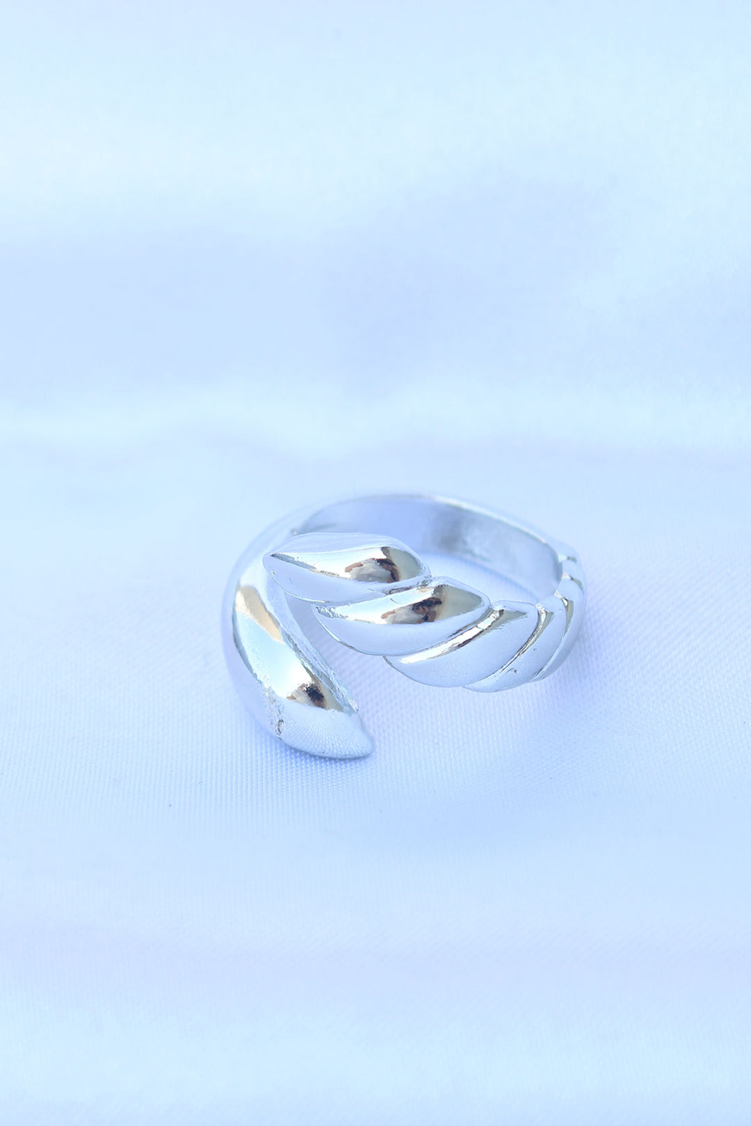 EBJ Adjustable Spiral Ring in Silver Color with Rice Pattern - Torres Vedras