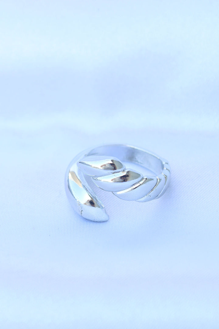 EBJ Adjustable Spiral Ring in Silver Color with Rice Pattern - Torres Vedras