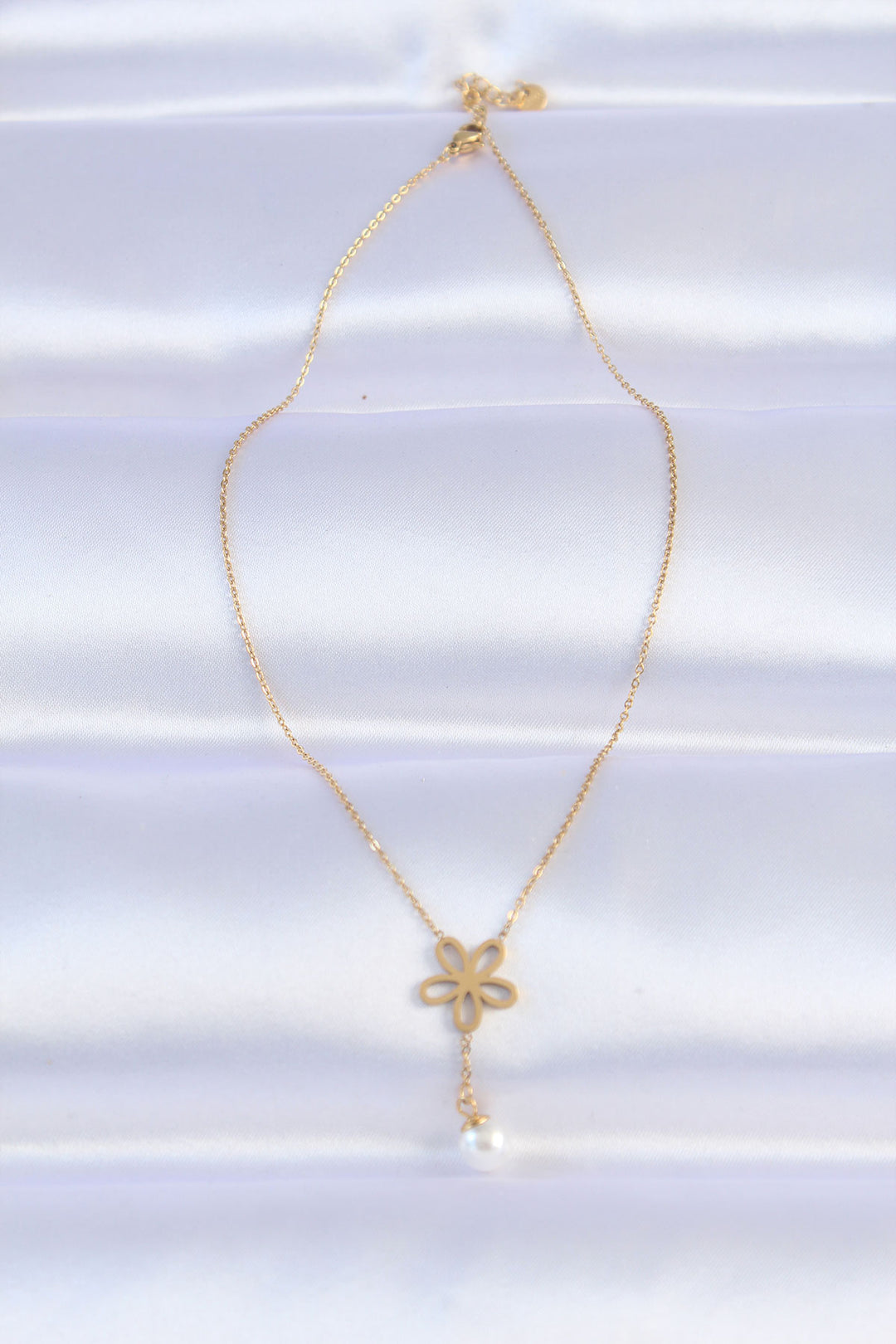 EBJ 316L Steel Chain Gold Color Pearl Detail Flower Necklace - Soest