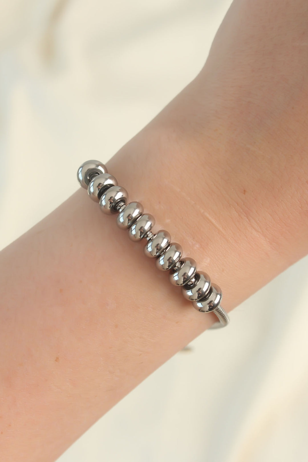 EBJ 316L Stainless Steel Silver Color Oval Shaped Bracelet - Arnold