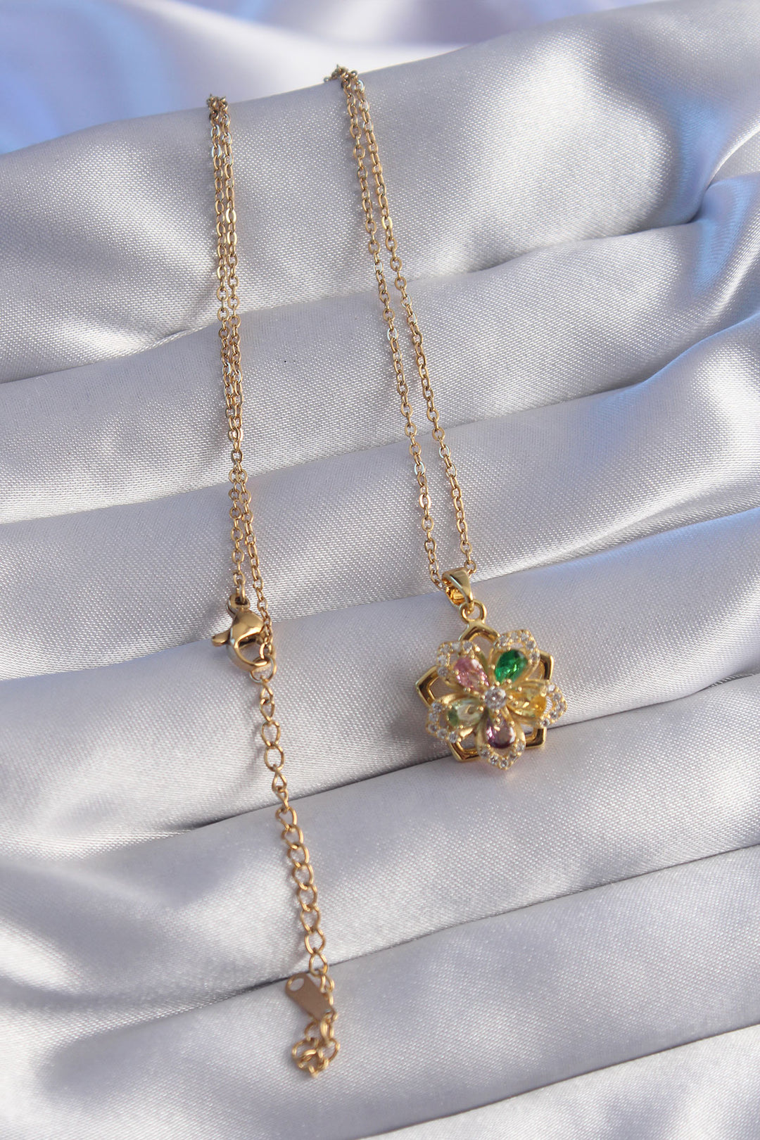 EBJ 316L Steel Chain Gold Color Necklace with Colorful Zircon Stone Flower Design - Elmshorn