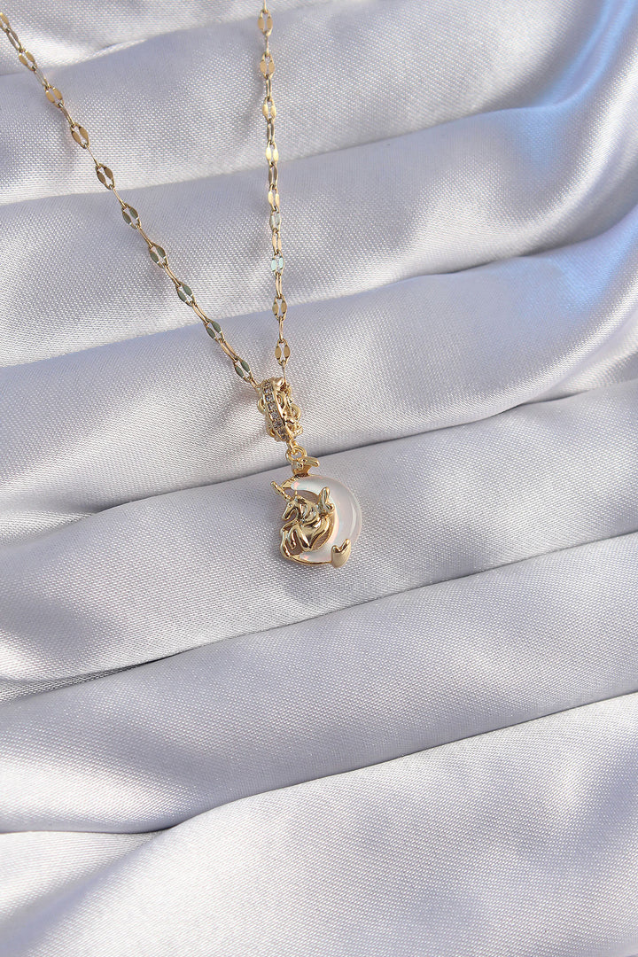 EBJ 316L Stainless Steel Chain Gold Color with Zircon Stone and Mother of Pearl Moon Pendant - Ciudad Río Bravo