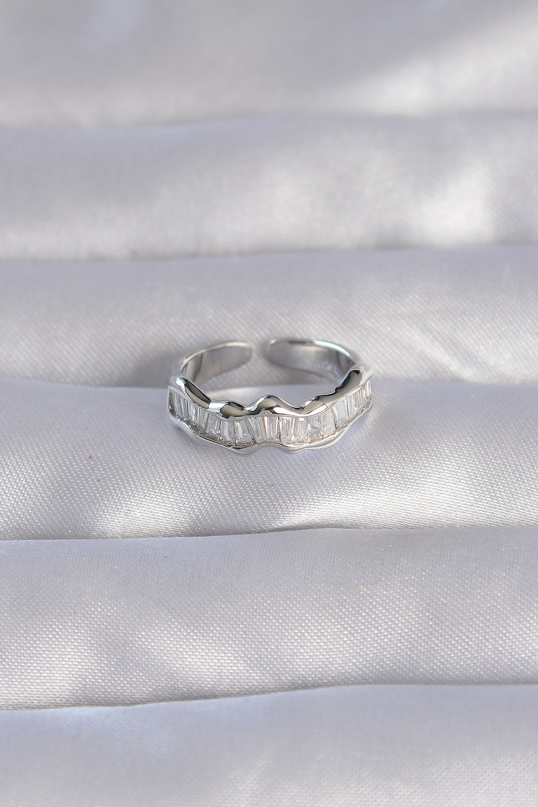 EBJ Rice Silver Color Zircon Stone Wavy Waterway Model Adjustable Ring - Lake Stevens
