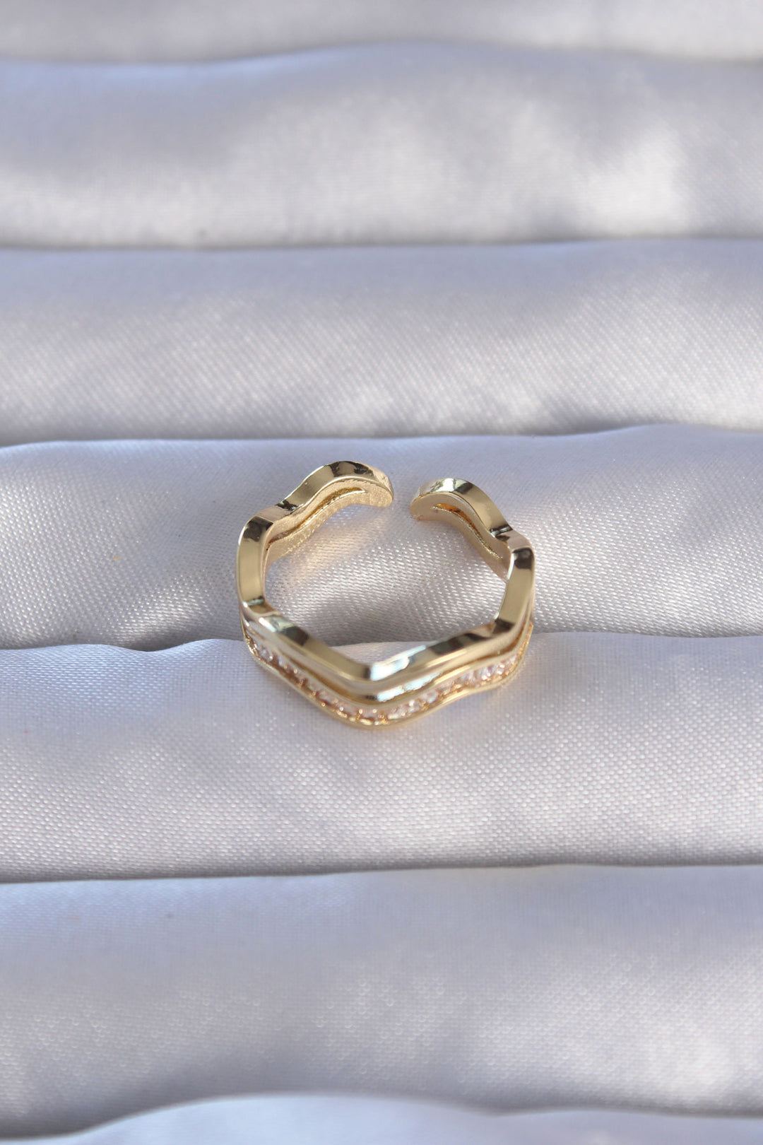 EBJ Adjustable Ring with Rice Gold Color Zircon Stone Wave Waterway Model - Gondomar