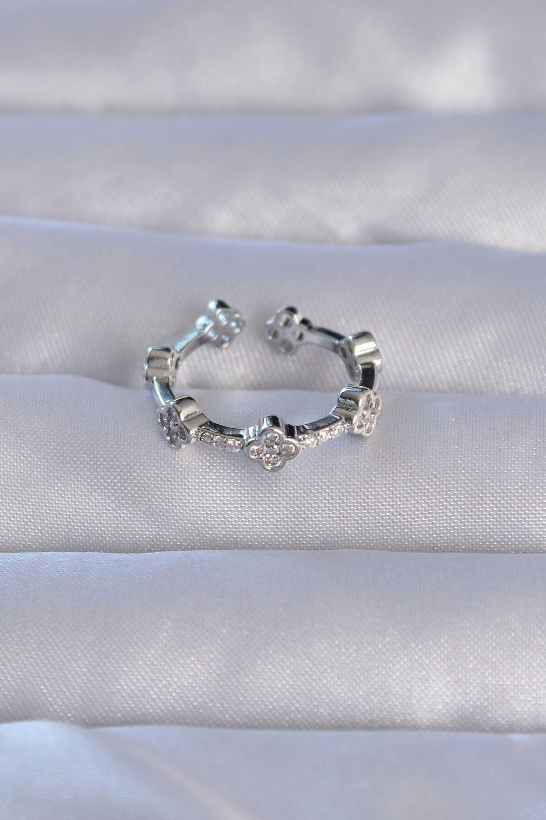 EBJ Adjustable Ring with Clover Design with Rice Silver Color Zircon Stone - Las Palmas