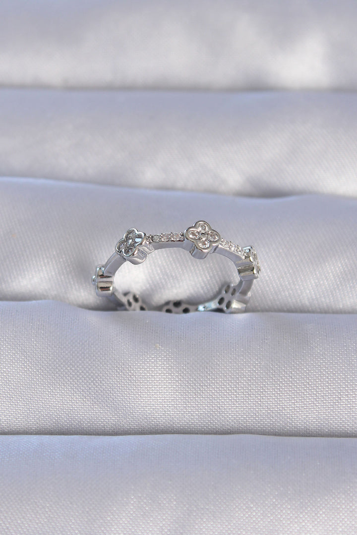EBJ Adjustable Ring with Clover Design with Rice Silver Color Zircon Stone - Las Palmas