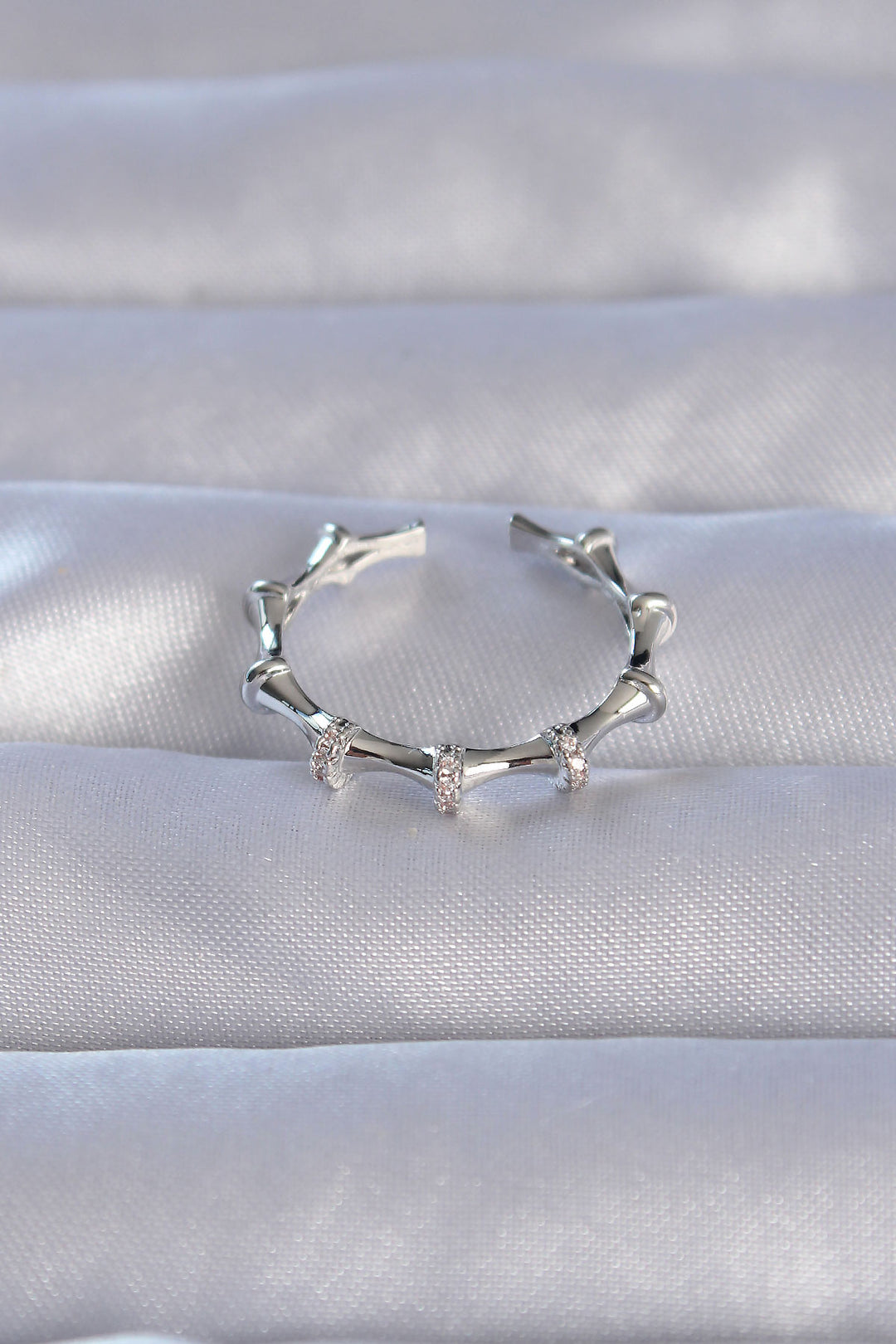 EBJ Rice Silver Color Pink Zircon Stone Bone Model Adjustable Ring - Cuenca