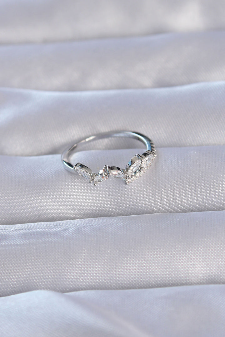 EBJ Adjustable Ring with Rice Silver Color Zircon Stone Leaf Design - Gandía
