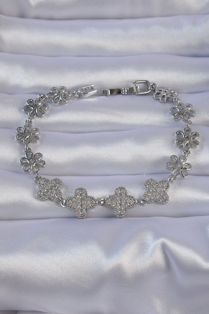 EBJ Rice Silver Color Clover Figure Bracelet with Zircon Stone Flowers Model - Mollet