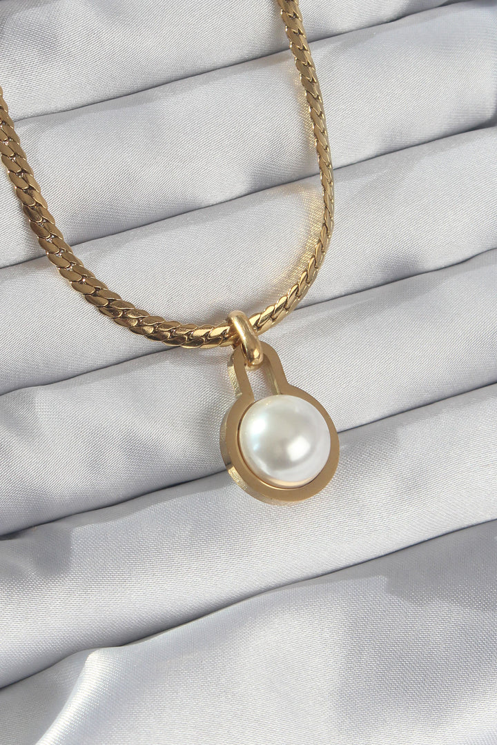 EBJ 316L Steel Gold Color Flat Chain Necklace with Pearl Stone - Six-Fours-les-Plages