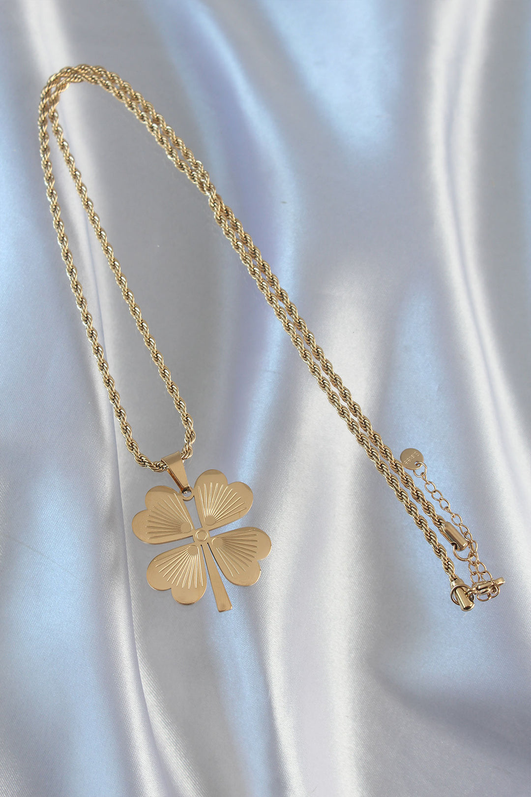 EBJ 316L Steel Chain Gold Color Clover Necklace with Twisted Chain - Marlborough
