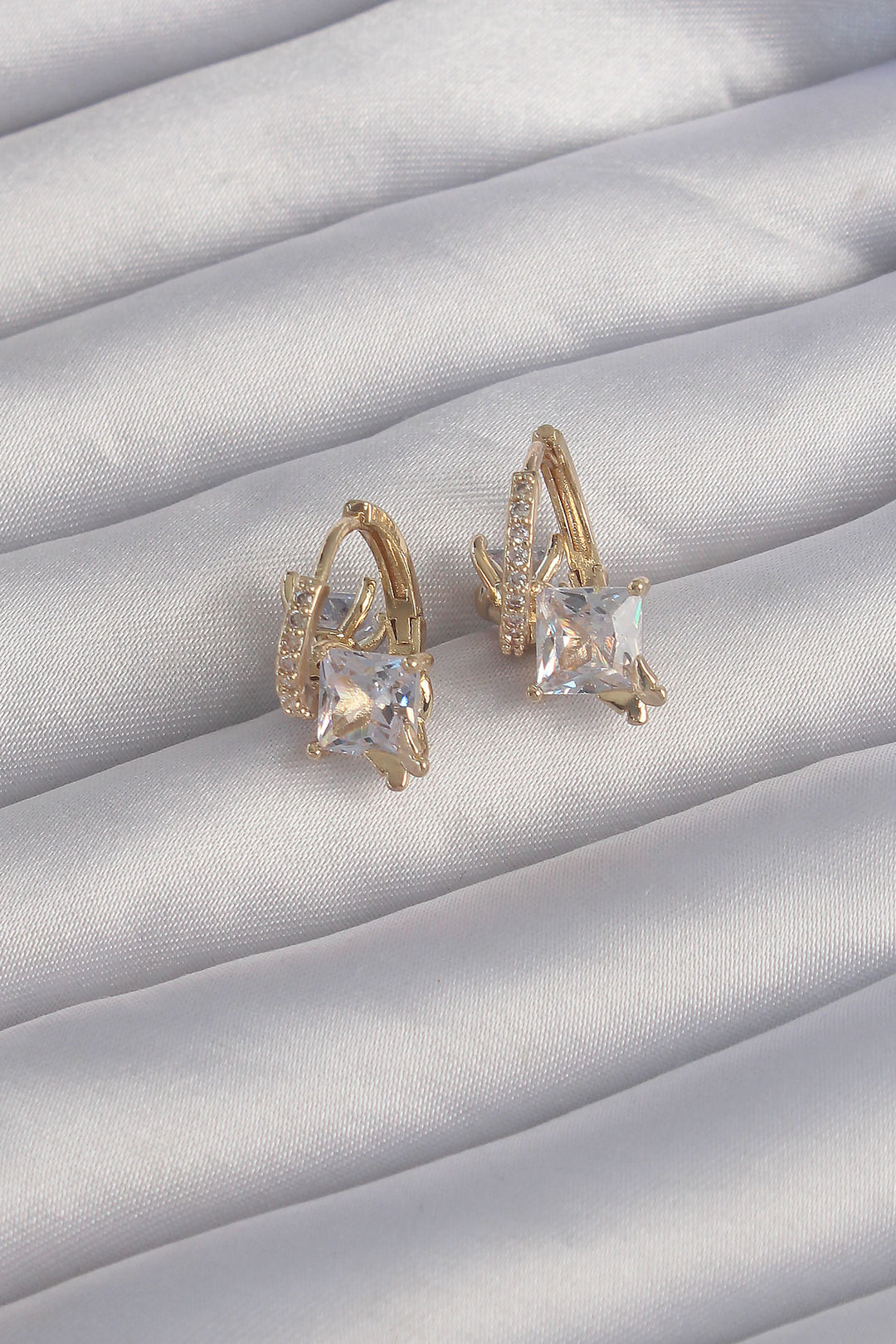 EBJ Gold Color Rice Large Zircon Stone Curved Minimal Butterfly Hoop Earrings - Delta