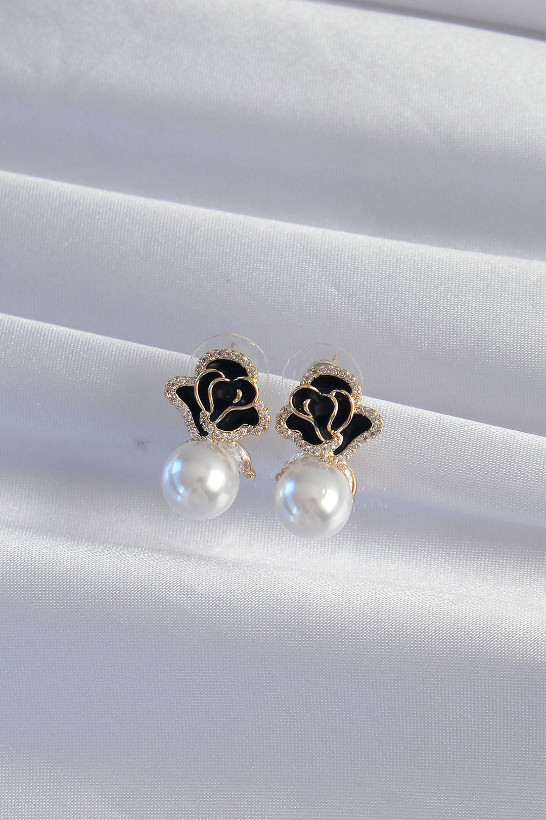 EBJ Rice Gold Color Zircon Stone Detailed Black Rose Earring - Morelia