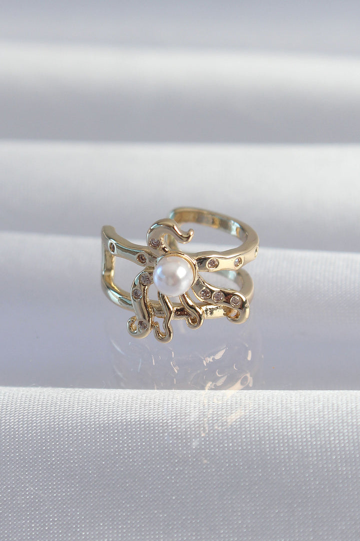 EBJ Rice Gold Color Pearl Octopus Earcuff Earring - Oldenburg